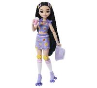 Bambola Barbie Dream Besties Renee sui pattini a rotelle