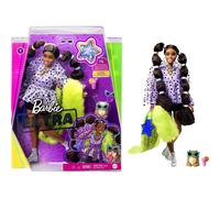 Bambola Barbie Extra e accessori con trecce lunghe e elastici arcobaleno in pantaloncini e coprispalle peloso con Pomerania come animale domestic