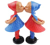 Bambole magnetiche si baciano classico blu rosso coppia retrò