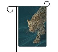 Bandiera da giardino con leopardo che cammina sul pavimento blu scuro per le vacanze stagionali in iuta double face per casa cortile bandiere esterne 30,5 x 45,7 cm