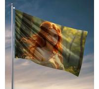 Bandiera da giardino divertente con una donna con lunghi capelli rossi in piedi in una foresta illuminata dal sole. Bandiera alla moda bandiere per stanza ragazzi regali divertenti per capo (152 x 244