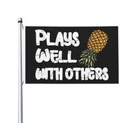 Bandiera Da Giardino Plays Well With Others Upside Pineapple Bandiera Dell'Individualità Decorazione Bandiera Pirati Per Cortile, Decorazione Domestica, La Fattoria All'Aperto, 90X150cm