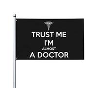 Bandiera Da Giardino Trust Me I'M A Doctor Garden Flag Lavabile Bandiera Da Cortile Antivento Bandiere Decorative Per Esterno Celebrazioni Festival 90X152CM