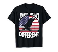 Bandiera USA con scritta "I'm Just Built Different - Freedom Eagle USA" Maglietta