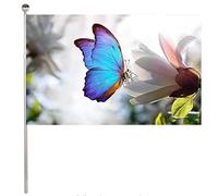 Bandiere Da Giardino Blooming White Magnolia And Blue Butterfly Spring Summer Bandiera Decorativa Durevole Pride Flag Colore Vivido Bandiera Dell'Orgoglio Per Esterno Prato Festival 152X90CM