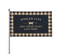 Bandiere divertenti per la stanza Guys Spoiled Cats And Their Staff Live Here, decorazione estiva per la casa (60 x 90 cm)