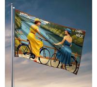Bandiere per dormitorio universitario due donne in abiti in bicicletta in riva a un fiume. Bandiera ornamenti da cortile all'aperto roba fresca per la tua stanza (120 x 180 cm)