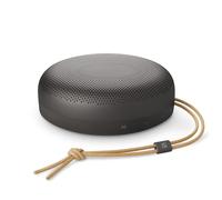 Bang & Olufsen Beosound A1 (3a generazione), Altoparlante Bluetooth wireless compatto, impermeabile (IP67), certificato C2C, fino a 24 ore di riproduzione, 3 microfoni per chiamate chiare-Warm Granite