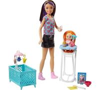 Barbie Babysitters Pappa e Nanna Playset con Bambola Skipper, Seggiolone, Lettino e Bebè con Boccuccia Cambia Colore, Multicolore, FHY98