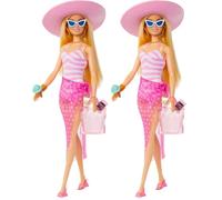 Barbie - Bambola bionda con costume da bagno rosa e bianco, pareo a pois, cappello da sole, tote bag e tanti accessori da spiaggia, giocattolo per bambini, 3+ anni, HPL73 (Confezione da 2)