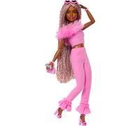 Barbie - Bambola Deluxe Style n.4, con trecce rosa e marroni e completo Barbieco