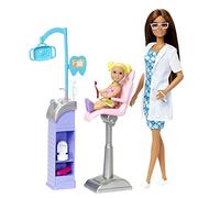 Barbie Carriere - Playset Barbie Dentista, bambola dottoressa bruna e piccola paziente, postazione e strumenti da dentista e tanti accessori, giocattolo per bambini, 3+ anni, HKT70