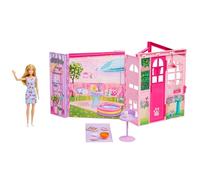 Barbie - Casa Weekend all'Avventura, set con 4 aree di gioco, bambola e gattino, include 2 letti a castello e 10 accessori a tema tra cui biscotti da infornare, JMD28