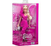 Barbie Deluxe Style n. 15 con abito Barbiecore rosa acceso, capelli biondi raccolti in una coda alta, collant neri in pizzo, pochette e gioielli argentati, JJN73
