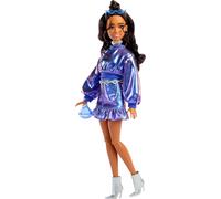 Barbie - Deluxe Style n. 7, bambola con top e gonna blu metalizzato e capelli ca