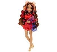 Barbie Dream Besties - Teresa, bambola snodata alla moda con lunghi capelli castani e fermagli, 10 accessori a tema videogiochi inclusi, giocattolo per bambini, 4+ anni, HYC23