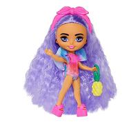 Barbie - Extra Mini Minis Fly, Mini Bambola Viaggiatrice con Look da Spiaggia, Costume da Bagno Fantasia Tie-Dye e Accessori Tropicali, Giocattolo per Bambini, 3+ anni, HPN06