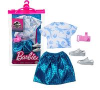 Barbie Jurassic World GRD48 Pacchetto look alla moda, gonna turchese lucida con maglietta, scarpe, scarpette per fotocamera e collana, Multicolore