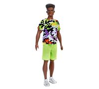 Barbie Ken Fashionistas Bambola n. 183 - Bambola Ken con Vestiti alla Moda - Capelli Ricci Scolpiti - Corporatura Diversa - Regalo Bambini 3 - 8 Anni