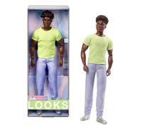 Barbie Looks - Bambola da collezione n. 20, Ken con capelli neri mossi e look moderno anni 2000, t-shirt chartreuse e pantaloni pastello con stivali argento, giocattolo per bambini, 6+ anni, HRM17