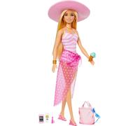 Barbie - bambola bionda con costume da bagno rosa e bianco, pareo a pois, cappello da sole, tote bag e tanti accessori da spiaggia, 3+ anni, hpl73