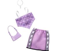 Mattel Barbie Fashion Pack HRH37 - Confezione da 1 vestito per bambola Barbie - Top bandana, gonna sportiva, collana in argento, borsa lilla - Rosso e Bianco - Scacchi - Abbigliamento per bambole