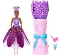 Barbie Petal Pop, bambola profumata con abito floreale viola e accessori, sorpresa bouquet con coniglietto e accessori come annaffiatoio, collana e orecchini, JMF58