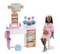 Barbie- Playset Maschere per Il Viso al Centro Benessere con Bambola Castana, Cagnolino e Accessori, Giocattolo per Bambini 3+Anni, GJR85