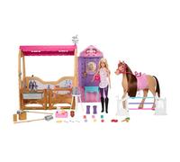 Barbie - Playset Stalla, con bambola e cavallo, 6 aree di gioco e 25 accessori inclusi, ispirato alla serie Netflix I misteri di Barbie - Alla ricerca del cavallo scomparso, 3+ anni, HXJ44