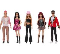 Barbie RBD - Set di 5 bambole alla moda con Roberta, Mia, Lupita, Diego e Giovanni in look da concerto rimovibili, da collezione