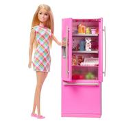 Barbie - Set Cucina con Frigorifero, bambola bionda con 10 accessori a tema cibo e spesa, foglio di sticker incluso per personalizzare il playset, 3+ anni, JKB52