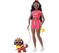 Barbie Twinning Looks Bambola con cane in coordinato a righe rosse e accessori per occhiali da sole e fasce, capelli neri ondulati