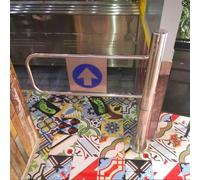 Barriera d'ingresso per supermercato a Porta Singola, Accesso pedonale unidirezionale con cancello a Battente a Chiusura Automatica per Una Facile Apertura a Spinta.