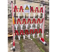 Barriera regolabile espandibile per il controllo della folla e la sicurezza degli eventi. Barriera di sicurezza portatile durevole per eventi, festival e riunioni all'aperto