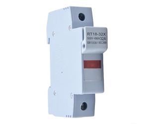 Base portafusibili RT1832X progettata in modo efficiente, compatibile con guide DIN e dotata di un indicatore luminoso LED per avvisi di sicurezza