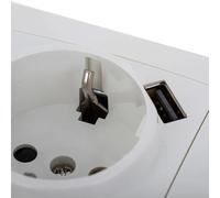 Base Schuko bianca con USB, serie Europa, per la ricarica di dispositivi elettronici e il collegamento di apparecchi elettrici.