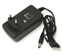 BASS POLSKA Caricabatterie per attrezzi a batteria Attrezzi da giardino autonomi Giardino d'officina Pratico ampio campo di applicazione Tensione di uscita 18 V DC 1,5 A 11 x 5 x 6,5 cm 0,1 kg