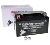 Batteria moto 2EXTREME 12V 7Ah AGM compatibile con KYMCO Agility 125 City | Per scooter e avviamento, senza manutenzione, precaricata, ermetica; tipi di confronto YTX7A-BS, 50615LF, GTX7A-BS, FTX7A-BS