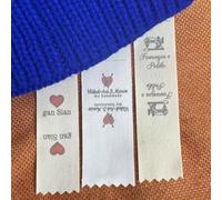 BBGDP Etichette in Tessuto Personalizzate per Abbigliamento, Etichette Personalizzate da Cucire per Articoli Fatti A Mano, Labels Fatte A Mano Realizzate con Amore Regalo per Mamma Nonna(25 * 70mm)