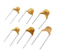 BCOMFY Condensatore ceramico multistrato 100 pezzi 50 V (100~106) 10 pF ~ 10 uF 102 103 104 105 39 820 pF 1 22 33 47 56 68 100 NF 0,01 0,1 UF P5,08 mm(22NF(223))