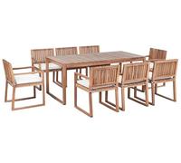 Beliani Set da pranzo da giardino rustico da 8 posti: tavolo e sedie in legno di acacia certificato con cuscini bianco sporco Sassari II