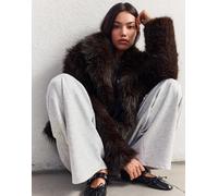 Bershka - Giacca in pelliccia sintetica marrone XS