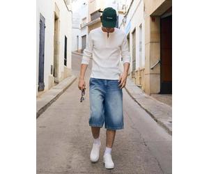 Bershka - Pantaloncini bermuda in denim blu stile skater 34