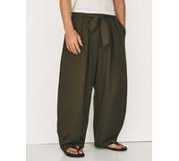 Bershka - Pantaloni a cilindro kaki con pinces e cintura-Verde 38