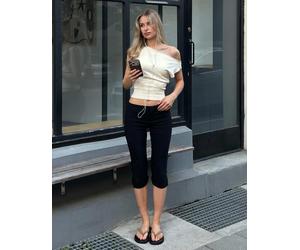 Bershka - Pantaloni capri in bengalina neri-Nero 46