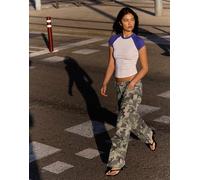 Bershka - Pantaloni dritti kaki con stampa-Verde 4