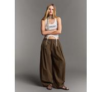Bershka pantaloni tecnici corti voluminosi marroni-Marrone XL