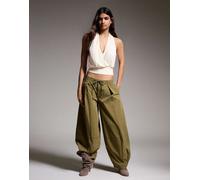 Bershka - Pantaloni tecnici kaki a pieghe-Verde XS