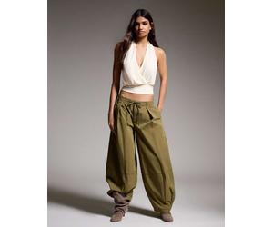 Bershka - Pantaloni tecnici kaki a pieghe-Verde XS