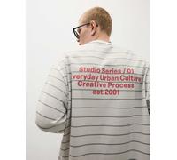 Bershka - T-shirt a maniche lunghe beige con stampa a righe-Neutro S